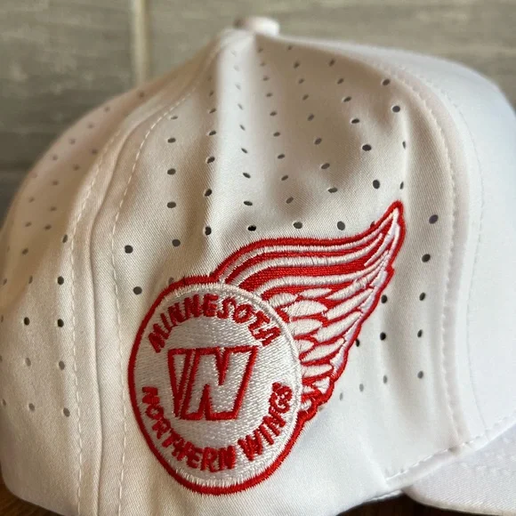 🆕 NWT Waggle Snapback Hat – Minnesota Northern Wings AAA Hockey – White - Picture 5 of 7